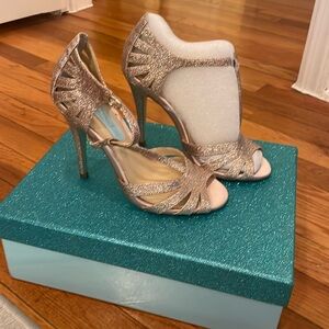 Betsy Johnson gold peep toe heels